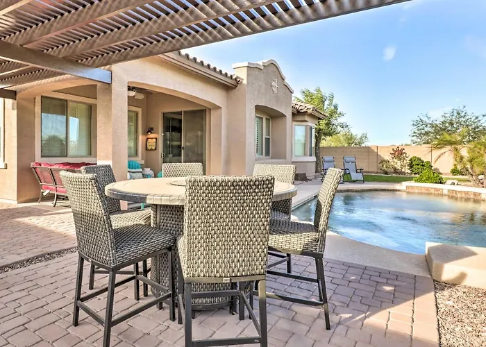 Holiday home Goodyear W/ Pool: Near Golf & Ballpark! *